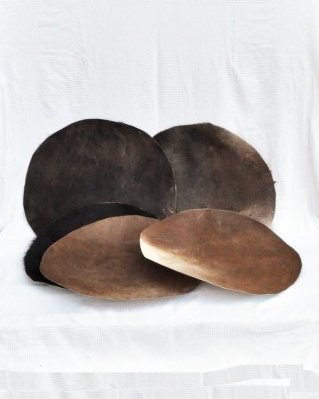 Pacchetto 5 pelli di equini tamburo djembè con pelo declassate M