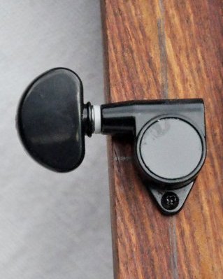 Meccanica accordatura per kora ngoni Nero